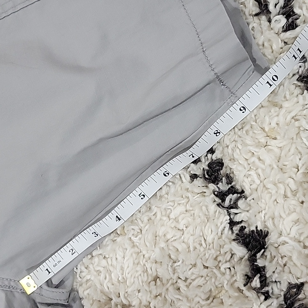 Levi’s Denizen cargo shorts size 32 Gray - 10” leg - Picture 5 of 5